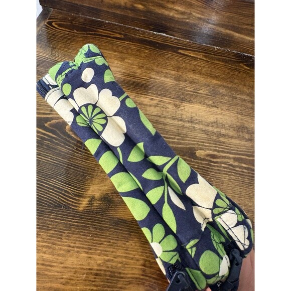 Vera Bradley Makeup Case - Picture 5 of 9